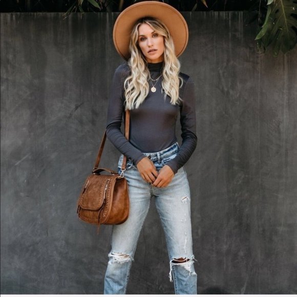 DAY TO DAY KNIT TURTLE NECK VICI// BY TOGETHER - Picture 2 of 8